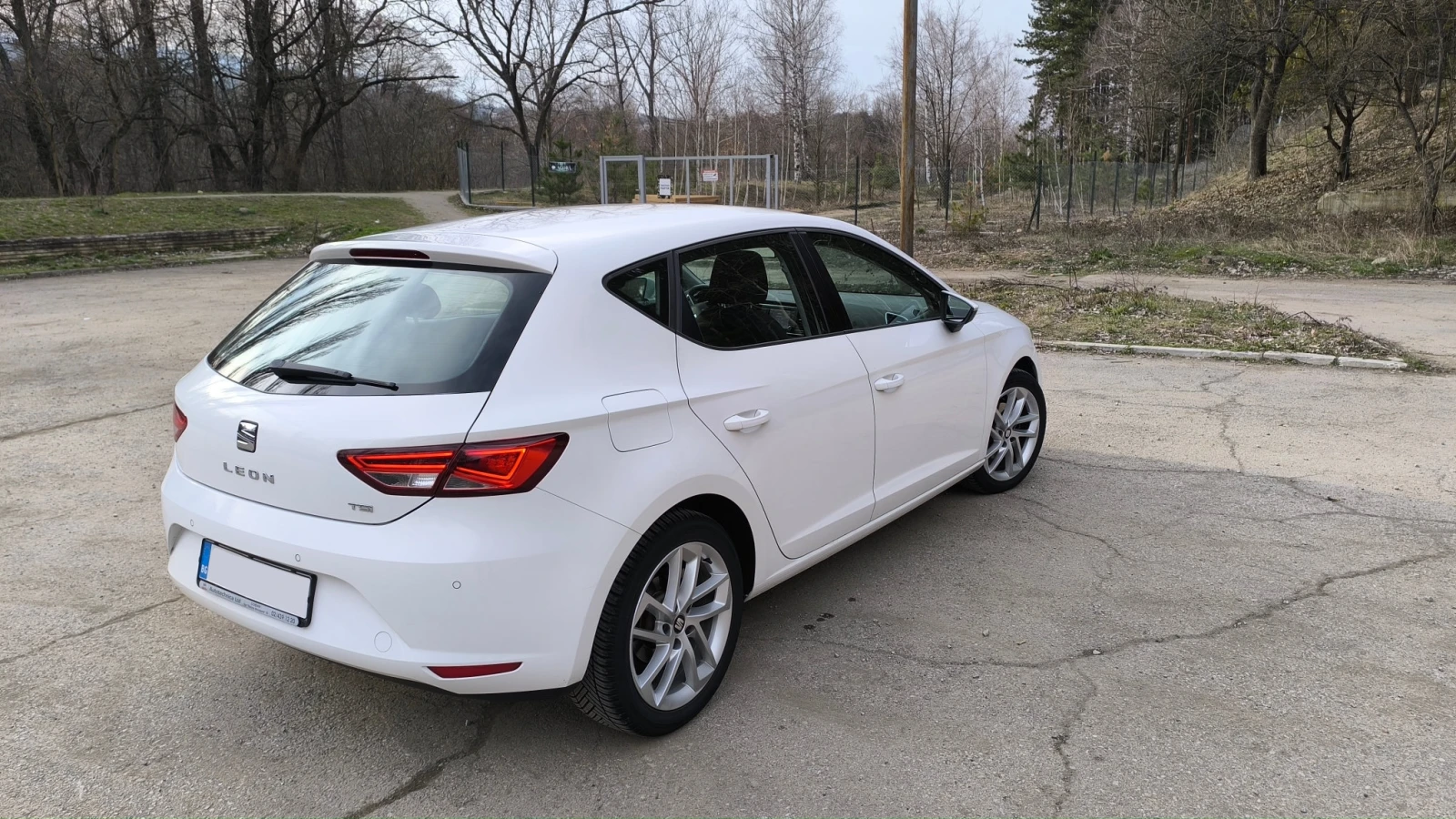 Seat Leon 1.4 TSI Style, снимка 2 - Автомобили и джипове - 53739413