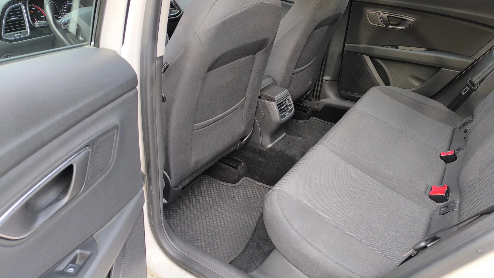 Seat Leon 1.4 TSI Style, снимка 14 - Автомобили и джипове - 53739413