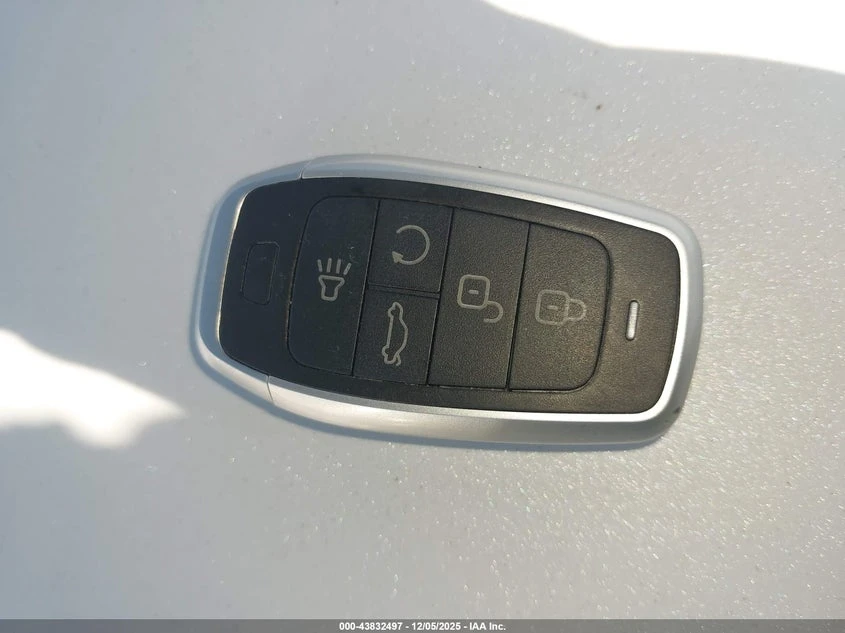 Genesis G80 3.3l 3.3T Sport, снимка 11 - Автомобили и джипове - 53905804