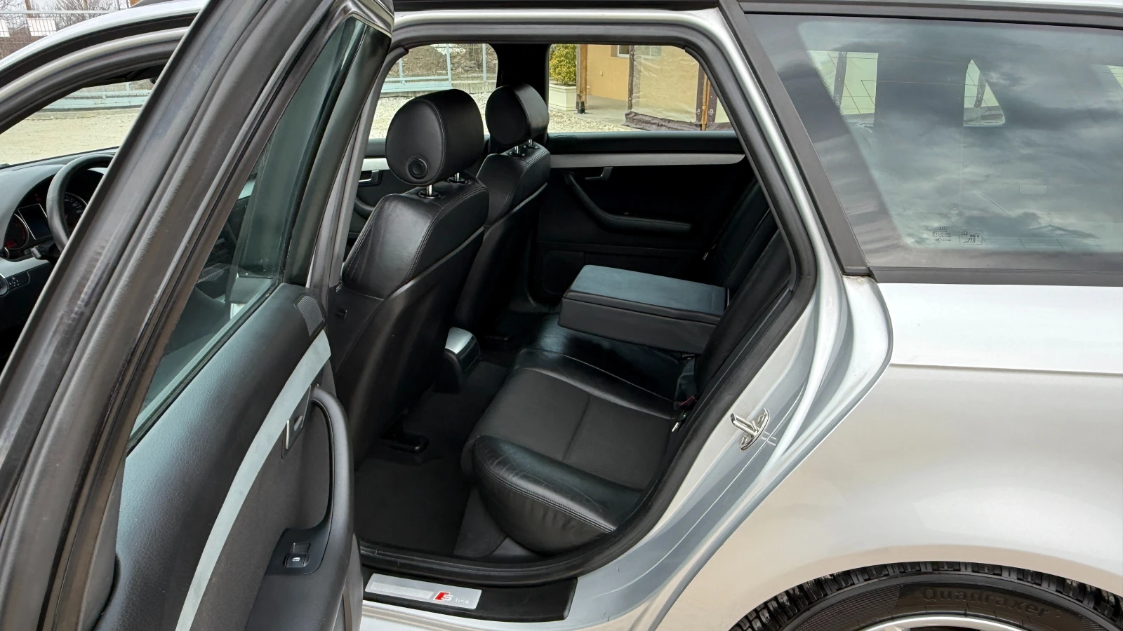 Audi A4 2.0TDI/140кс/S line/ШИБЕДАХ/НОВ ВНОС ОТ ИТАЛИЯ, снимка 17 - Автомобили и джипове - 53914285