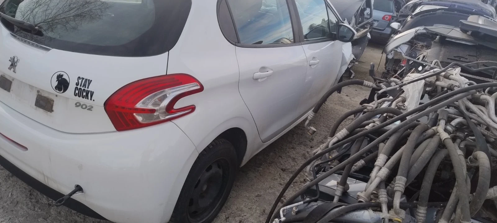 Peugeot 208 1.4 d, снимка 4 - Автомобили и джипове - 54117697