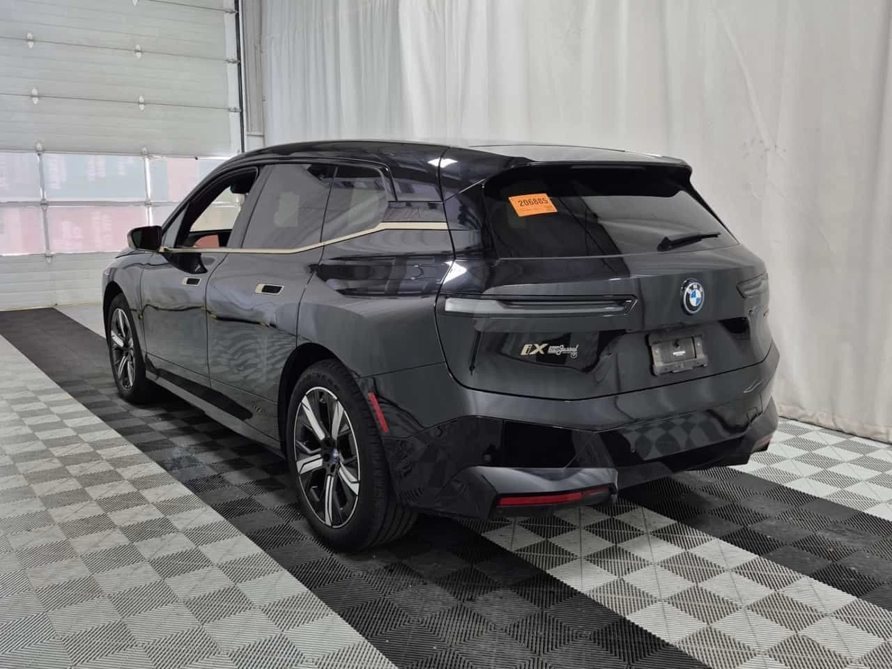 BMW iX XDRIVE40| SWAROWSKI| HUD| 360| PANO| 2 �����|  | Mobile.bg � ����������� 4