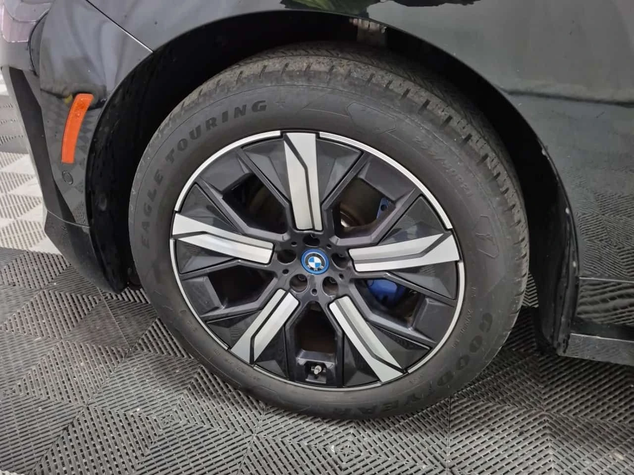 BMW iX XDRIVE40| SWAROWSKI| HUD| 360| PANO| 2 �����|  | Mobile.bg � ����������� 7