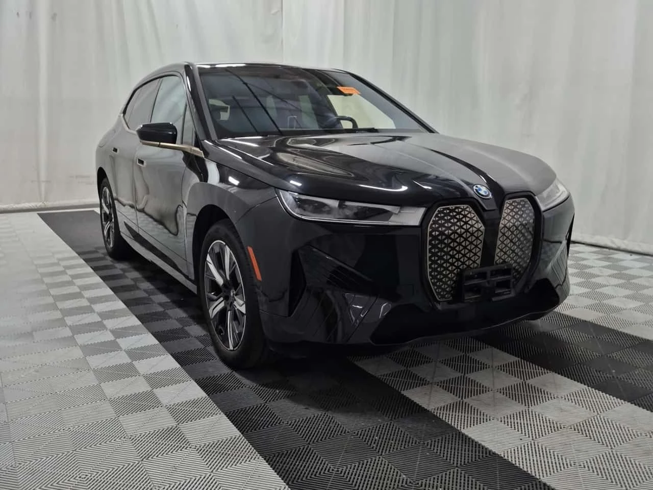 BMW iX XDRIVE40| SWAROWSKI| HUD| 360| PANO| 2 �����|  | Mobile.bg � ����������� 2