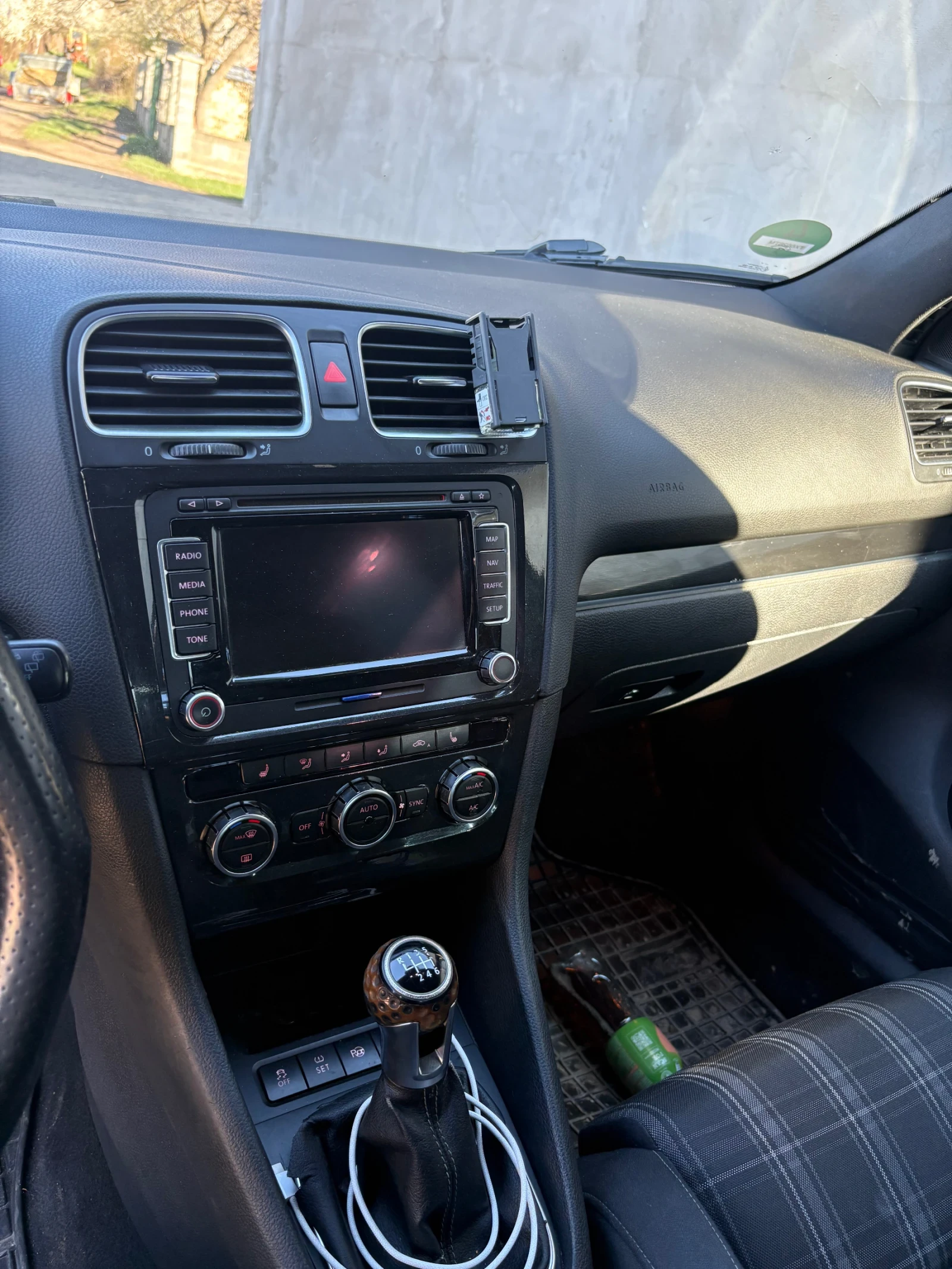 VW Golf VI, снимка 4 - Автомобили и джипове - 54395901