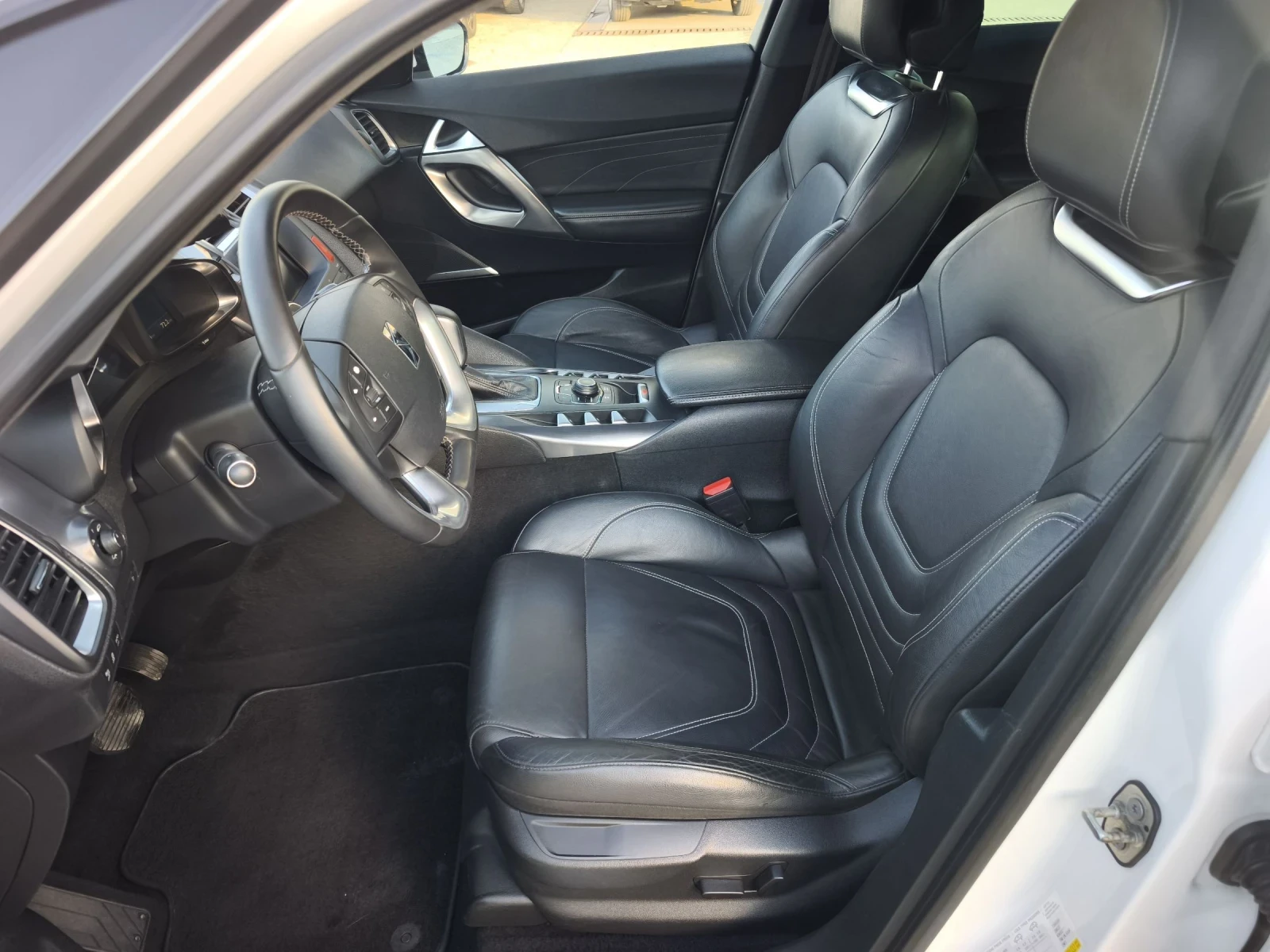 Citroen DS5 2.0HDI 180кс EXCLUSIVE NEW !!!, снимка 7 - Автомобили и джипове - 54455305