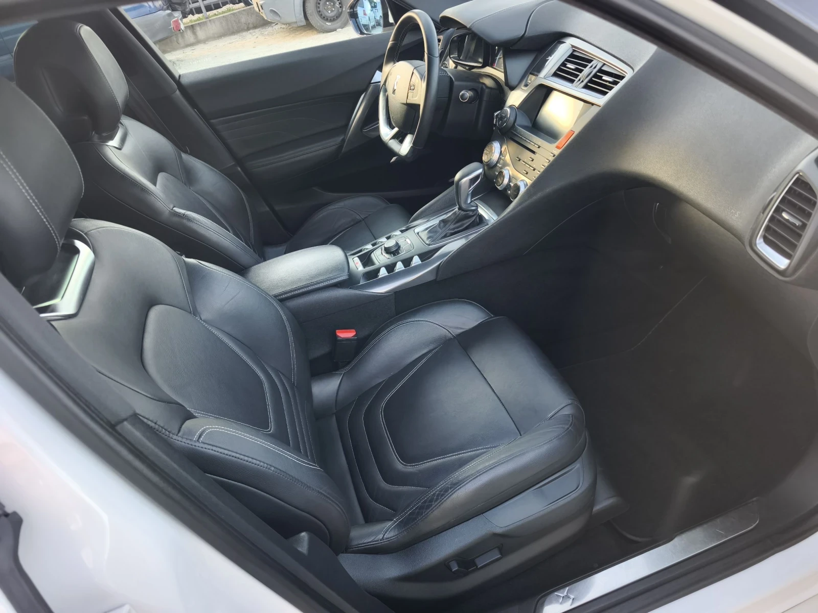 Citroen DS5 2.0HDI 180кс EXCLUSIVE NEW !!!, снимка 10 - Автомобили и джипове - 54455305