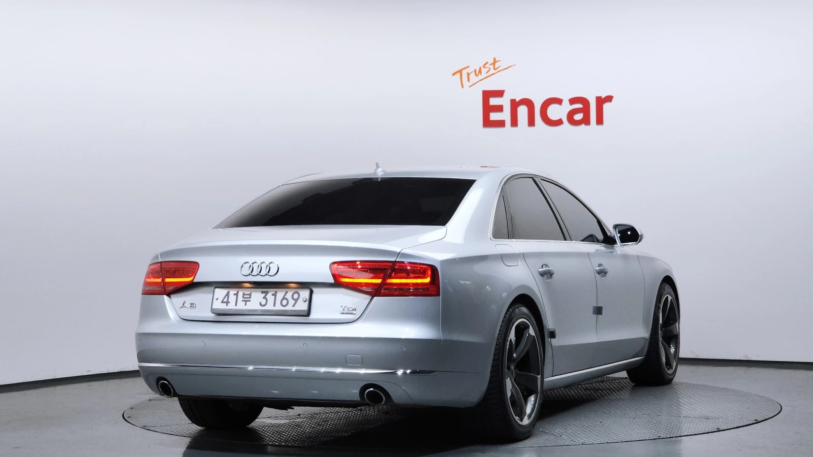 Audi A8 * TDI* QUATTRO* Camera* Keyless* АВТОКРЕДИТ, снимка 3 - Автомобили и джипове - 54581937