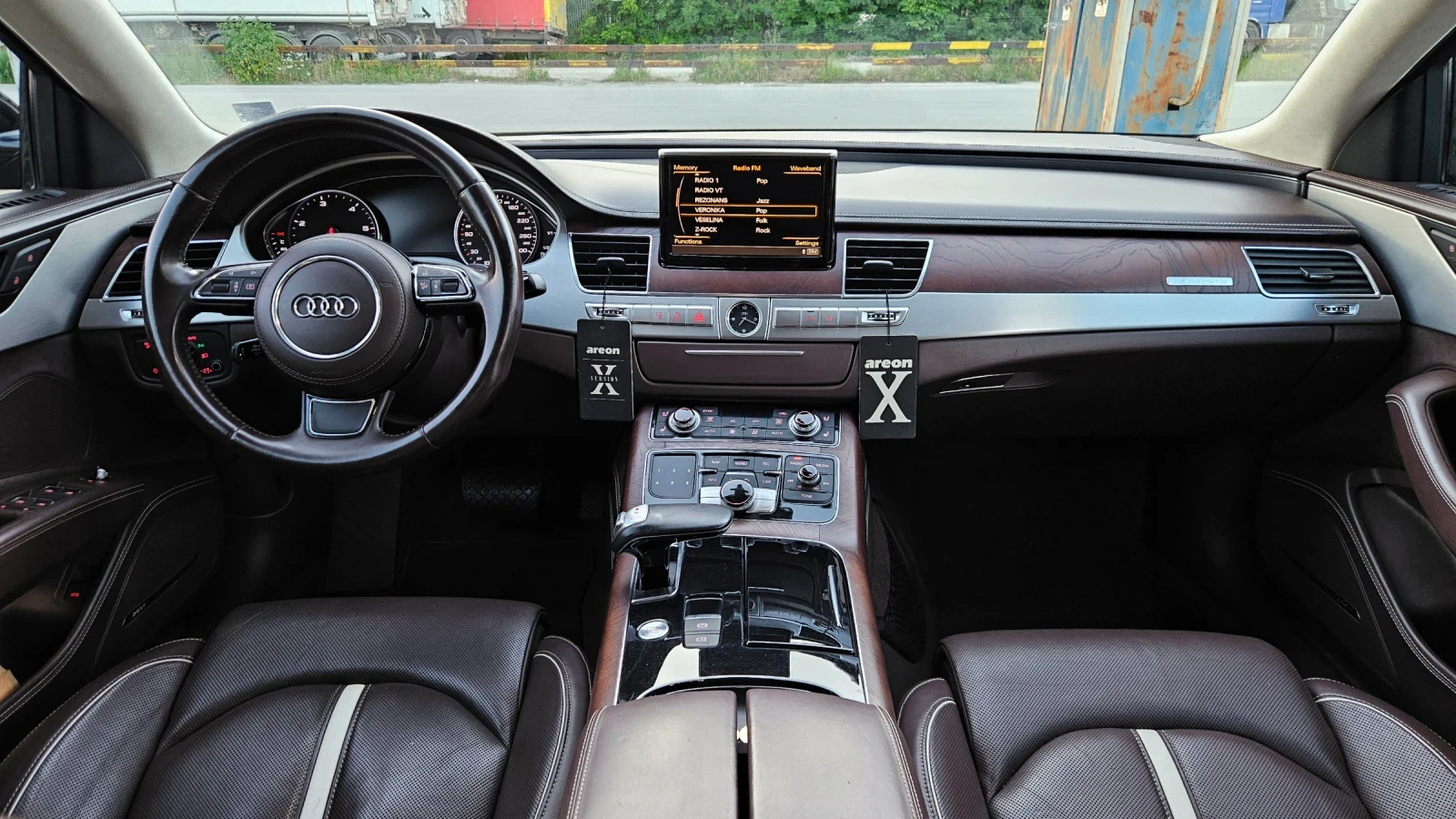 Audi A8 4.2tdi design selection, снимка 7 - Автомобили и джипове - 54863168