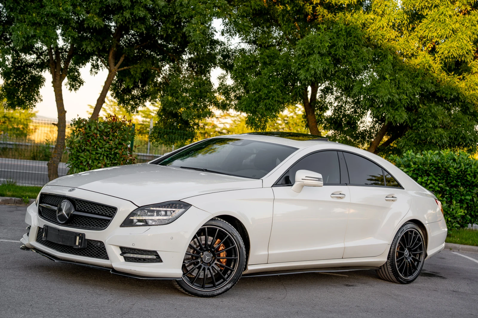 Mercedes-Benz CLS 350 ДИСРОНИК | KEYLESS GO | ШИБИДАХ | ЗАДНА КАМЕРА | С