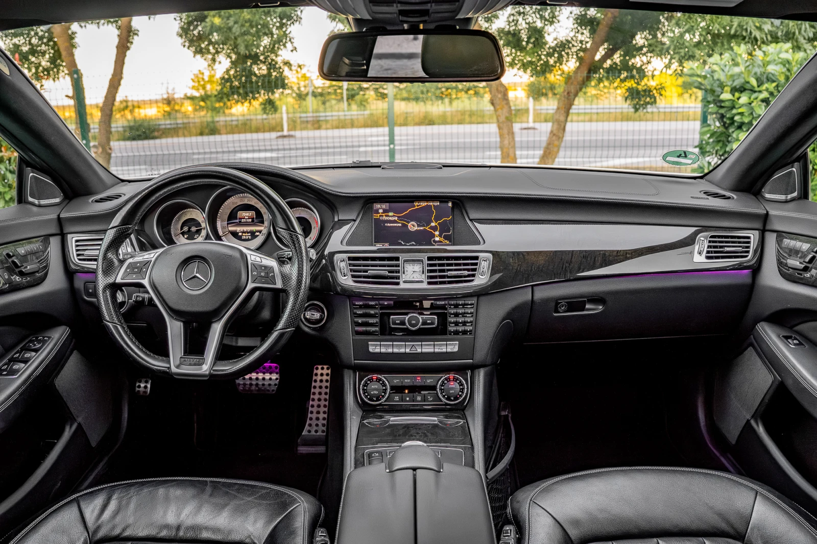 Mercedes-Benz CLS 350 ДИСРОНИК | KEYLESS GO | ШИБИДАХ | ЗАДНА КАМЕРА | С, снимка 13 - Автомобили и джипове - 54922319