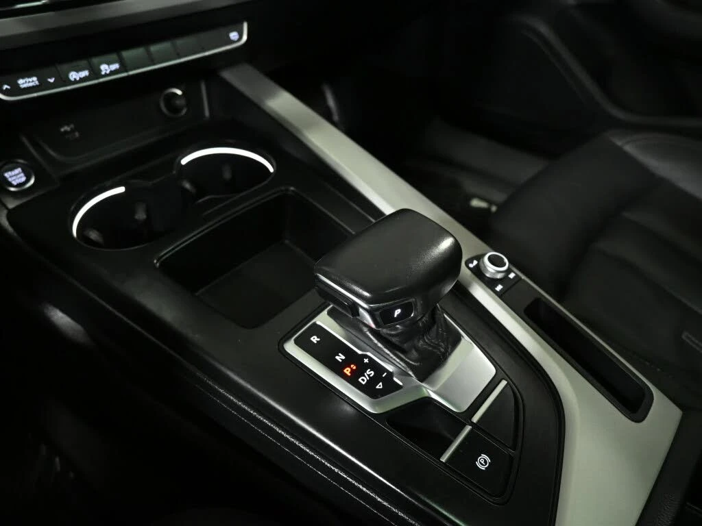 Audi A4 * QUATTRO * PANO * Автокредит * (Цена до България), снимка 17 - Автомобили и джипове - 55587095