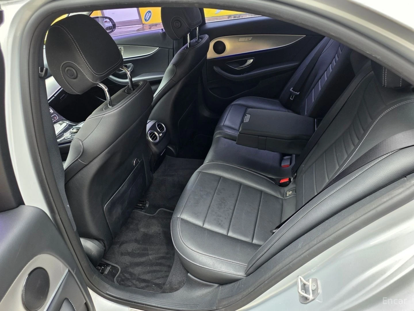 Mercedes-Benz E 200 AVANGARDE* КОЖА* НАВИ* ПАНО, снимка 9 - Автомобили и джипове - 55593257