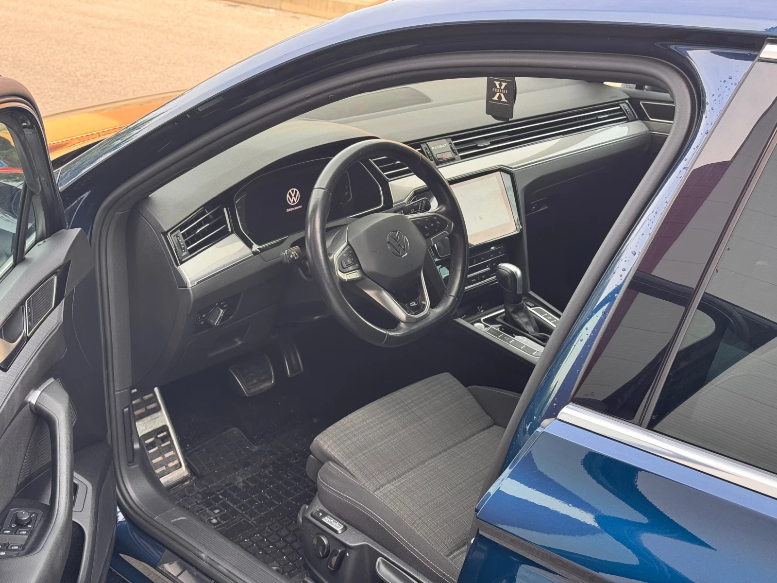 VW Passat 2.0 TDI, снимка 9 - Автомобили и джипове - 56177876