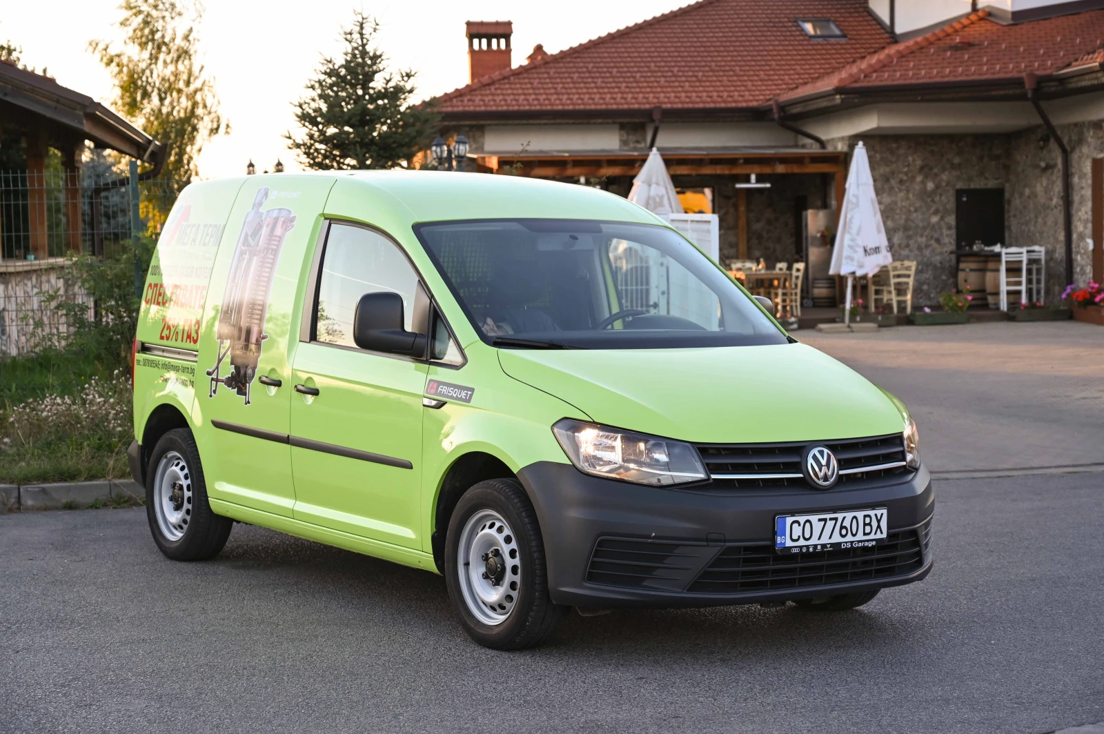 VW Caddy 1.6TDI, снимка 4 - Автомобили и джипове - 56361018