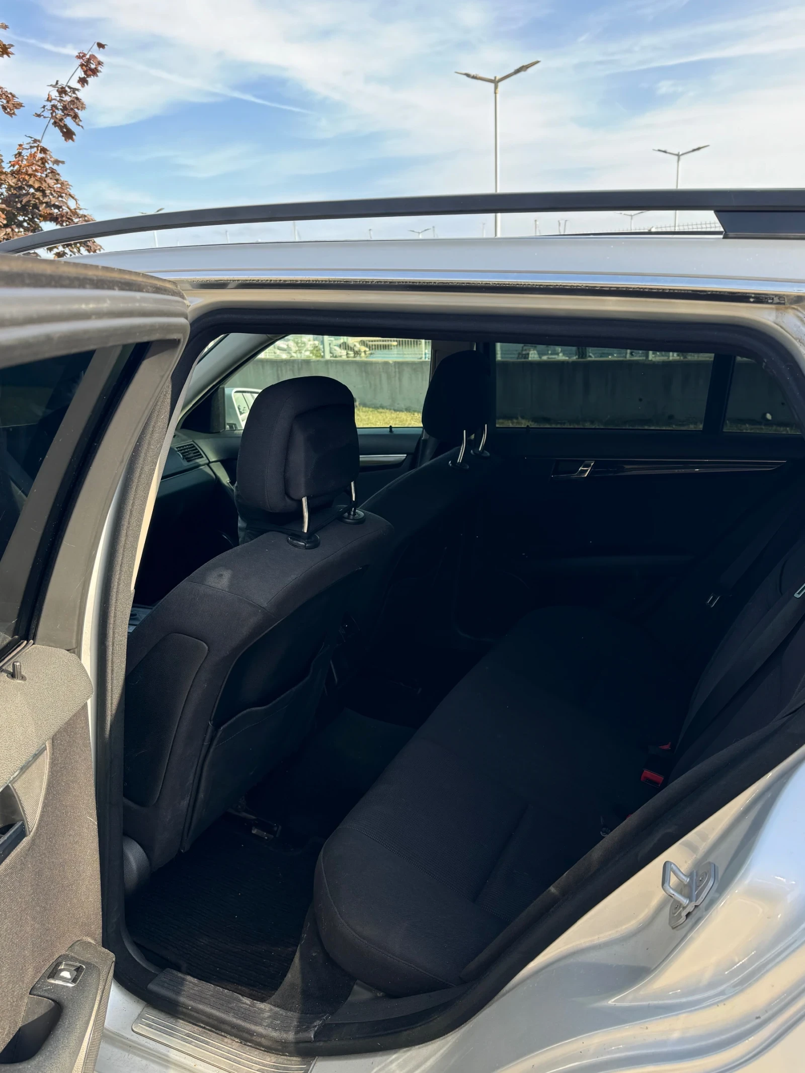 Mercedes-Benz C 220, снимка 6 - Автомобили и джипове - 56584489