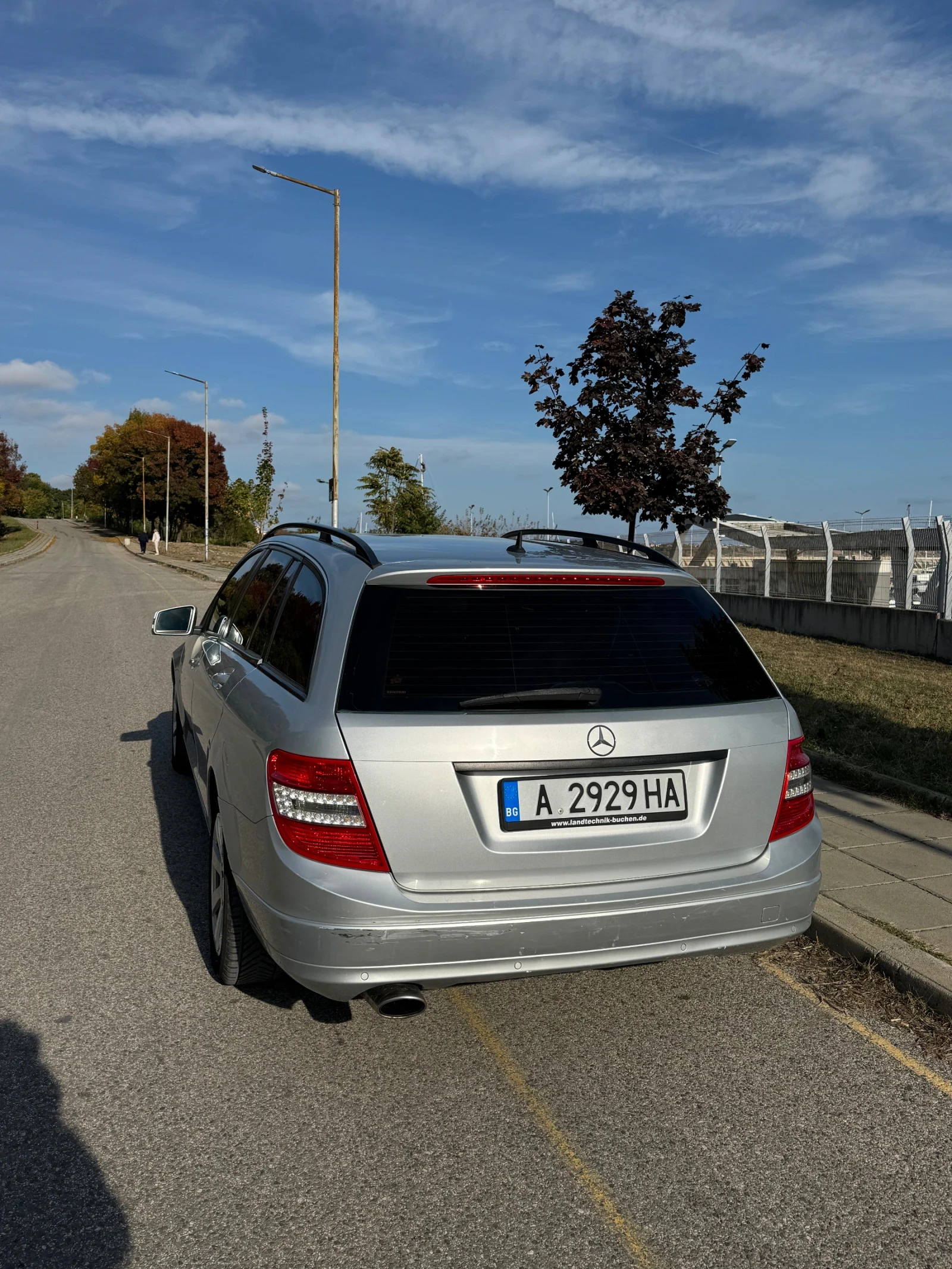 Mercedes-Benz C 220, снимка 4 - Автомобили и джипове - 56584489