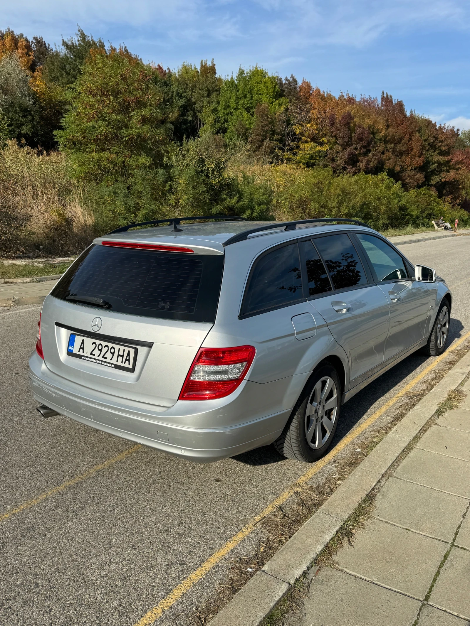 Mercedes-Benz C 220, снимка 3 - Автомобили и джипове - 56584489
