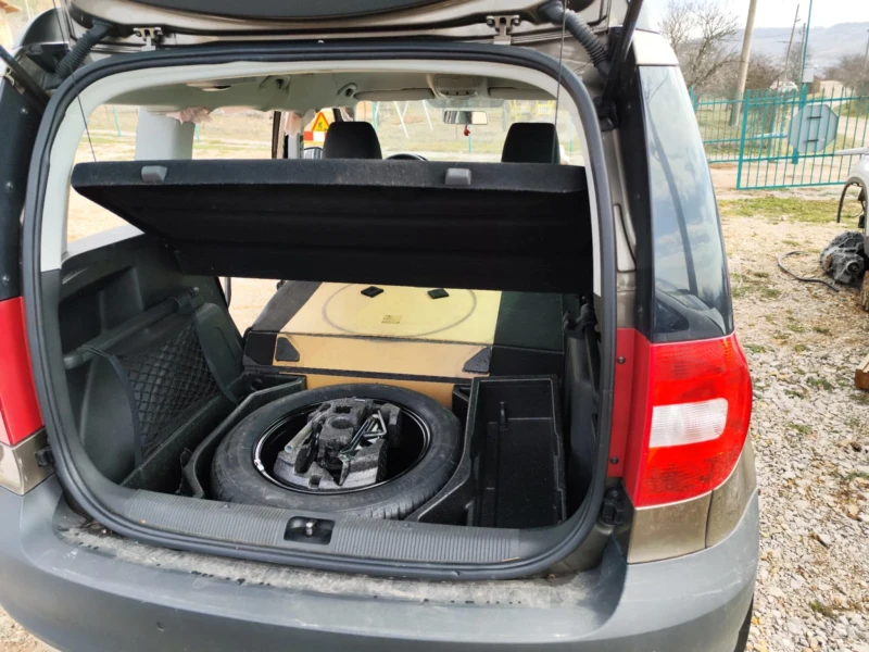 Skoda Yeti 2.0 TDI, снимка 7 - Автомобили и джипове - 49343480