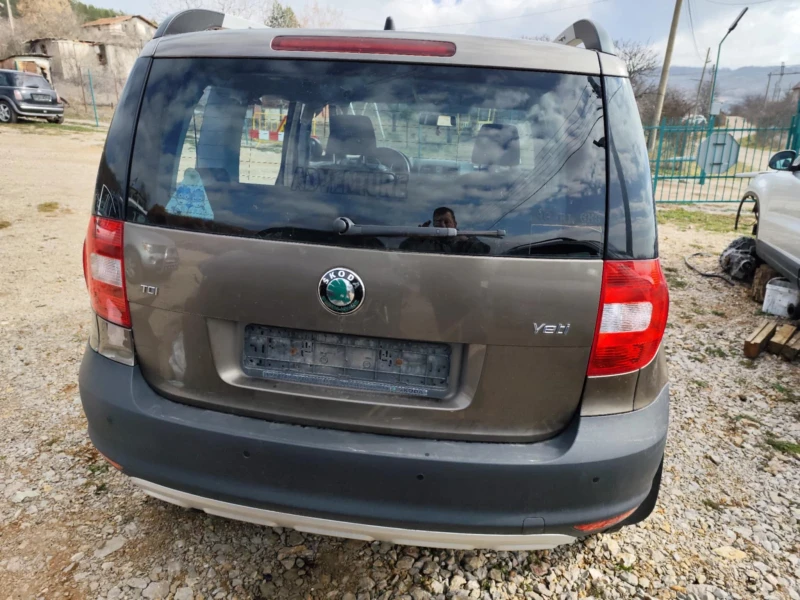 Skoda Yeti 2.0 TDI, снимка 3 - Автомобили и джипове - 49343480