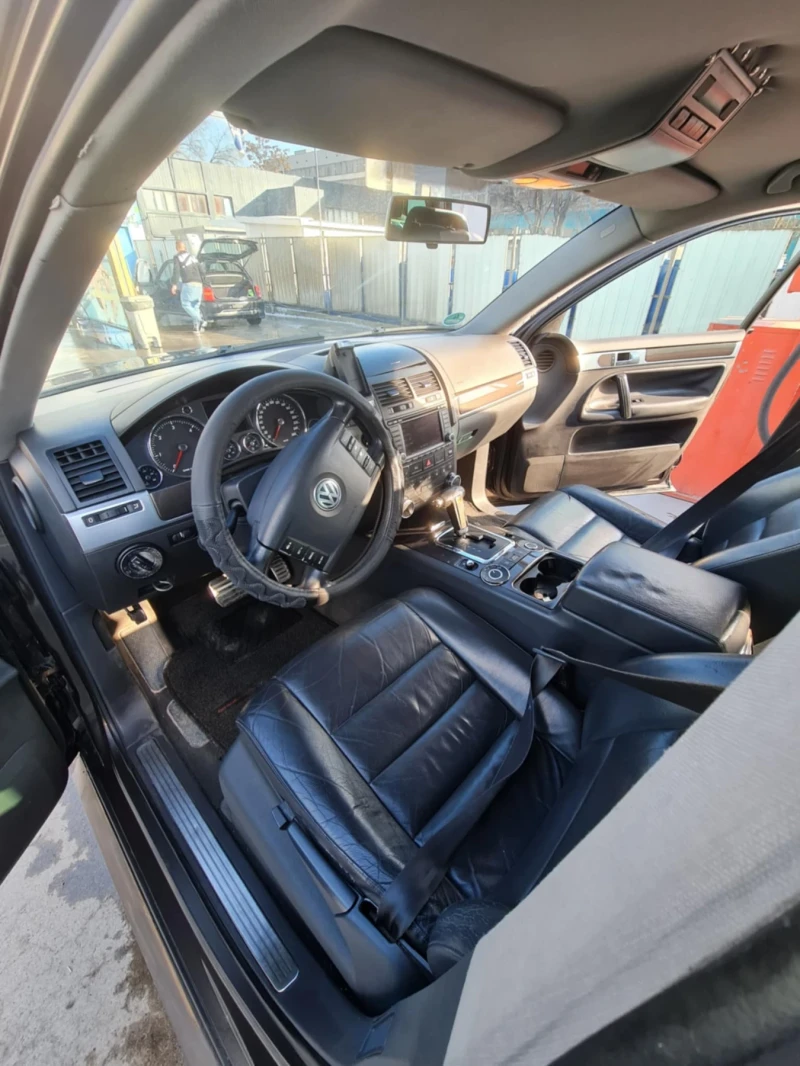 VW Touareg, снимка 8 - Автомобили и джипове - 49442356