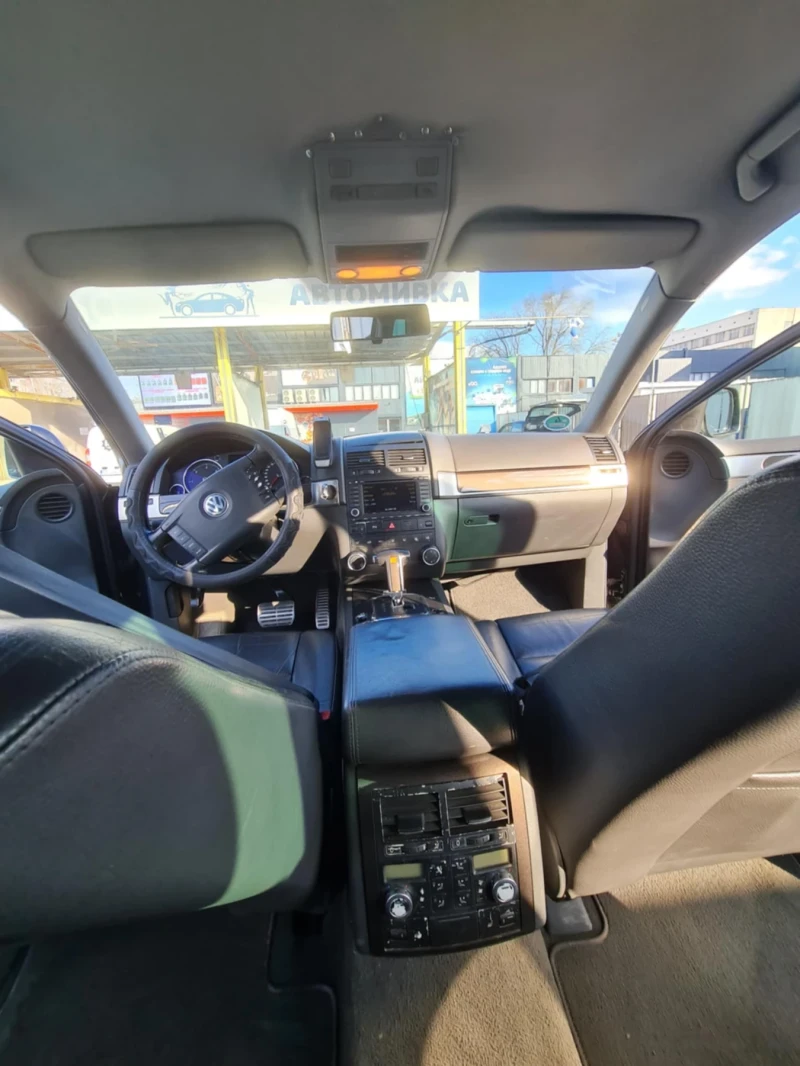 VW Touareg, снимка 6 - Автомобили и джипове - 49442356