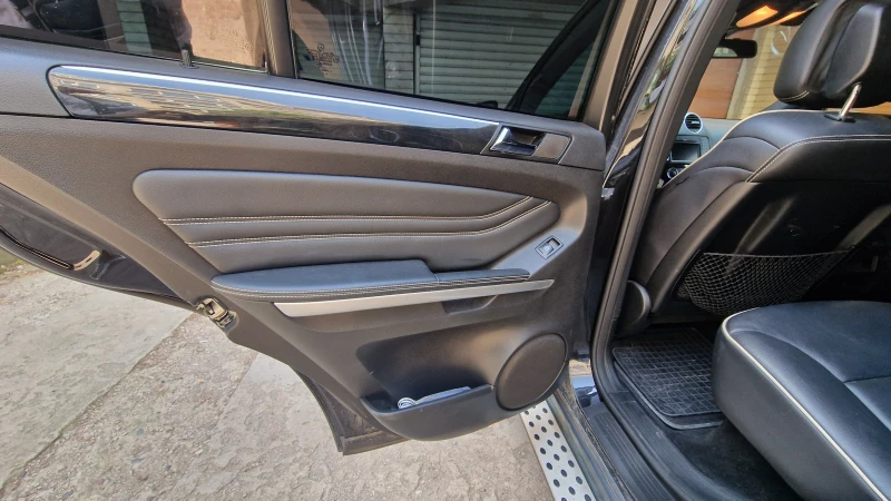 Mercedes-Benz ML 350 Grand Edition, снимка 13 - Автомобили и джипове - 51244619