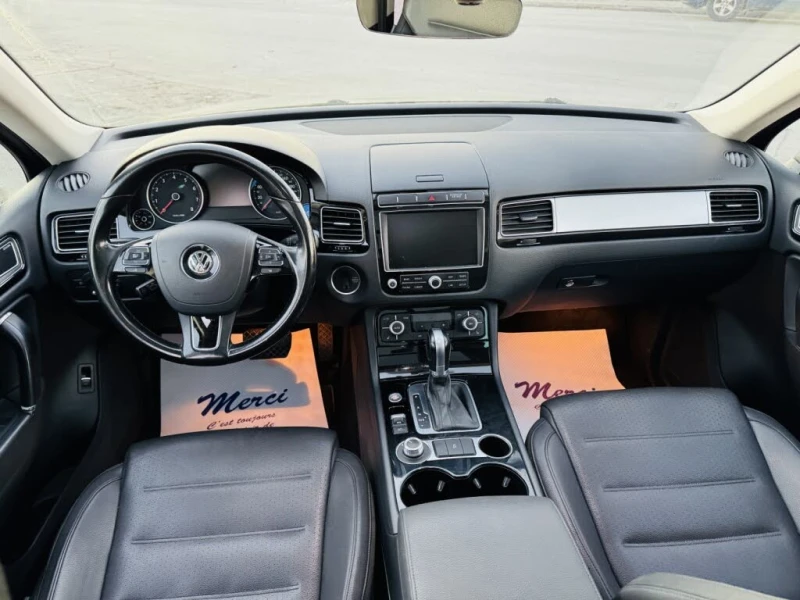 VW Touareg камера* подгрев* Dynaudio* панорама, снимка 8 - Автомобили и джипове - 52536472