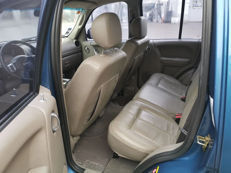 Jeep Cherokee 3.7 AVTOMAT V6, снимка 13 - Автомобили и джипове - 53221985