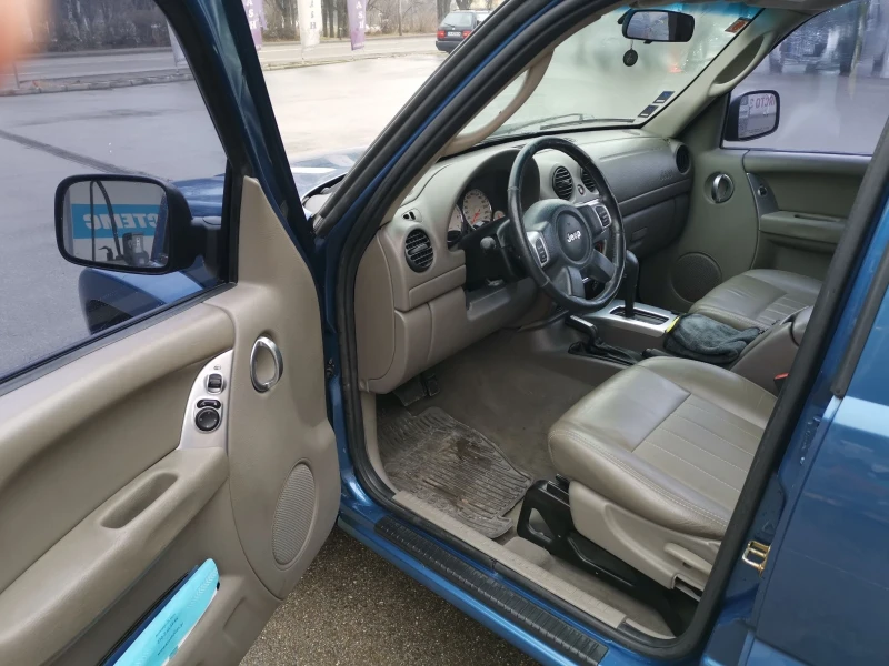 Jeep Cherokee 3.7 AVTOMAT V6, снимка 12 - Автомобили и джипове - 53221985