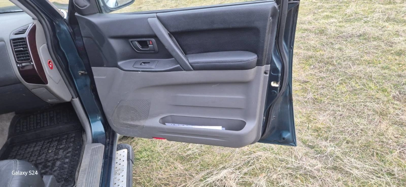 Mitsubishi Pajero 3, 2 дизел, автоматик, снимка 14 - Автомобили и джипове - 53253460