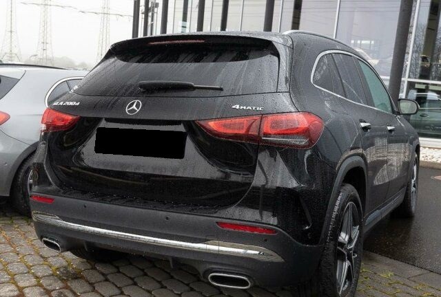 Mercedes-Benz GLA 200 d 4Matic = AMG Line= Carbon Гаранция, снимка 2 - Автомобили и джипове - 45934136