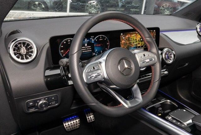 Mercedes-Benz GLA 200 d 4Matic = AMG Line= Carbon Гаранция, снимка 4 - Автомобили и джипове - 45934136
