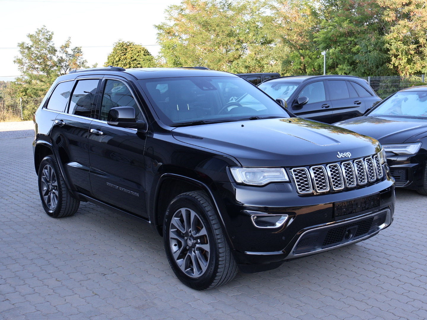 Jeep Grand cherokee OVERLAND/FACELIFT - изображение 3