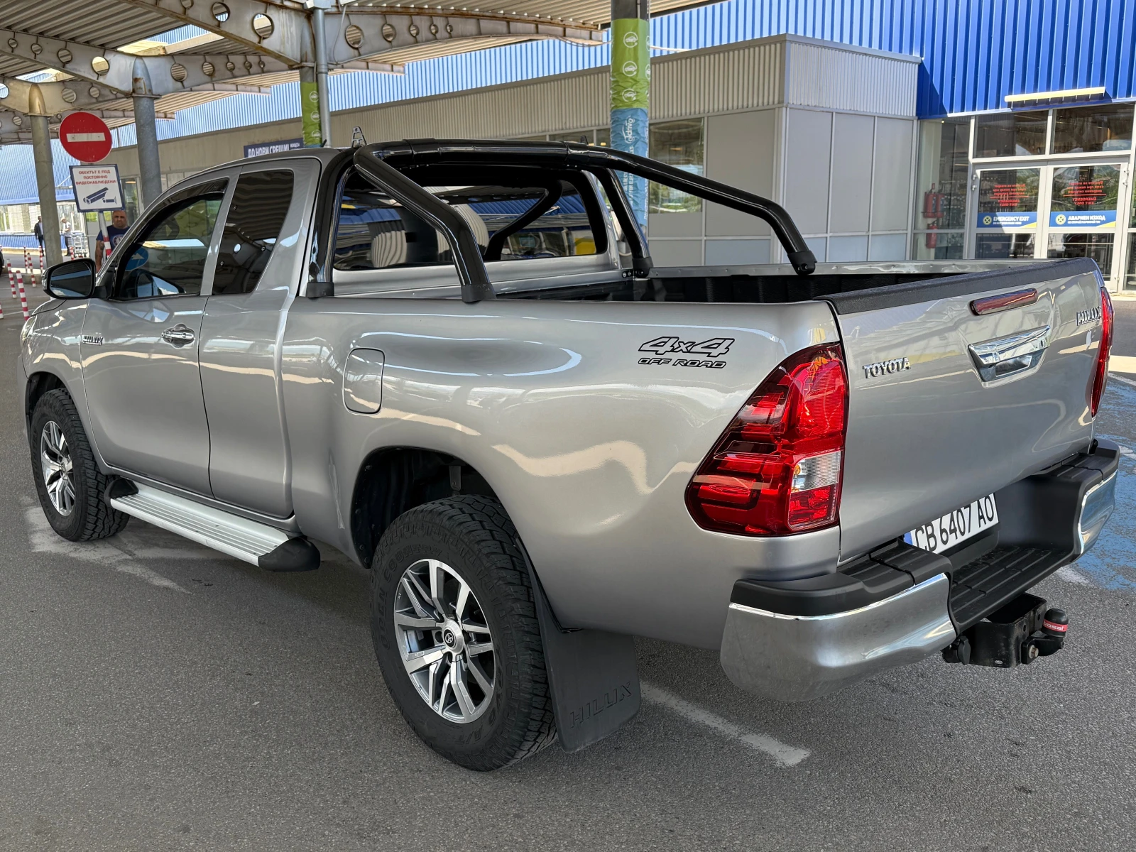 Toyota Hilux 2.4 4Х4 - изображение 5