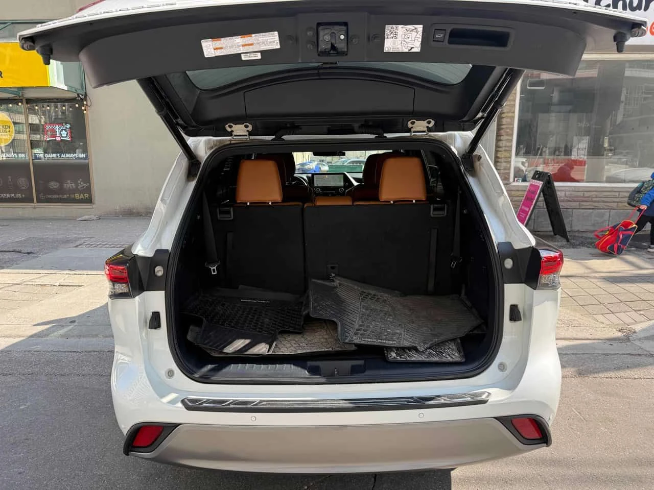 Toyota Highlander * 7 МЕСТЕН * 360 * ОБДУХВАНЕ * 2 КЛЮЧА, снимка 12 - Автомобили и джипове - 54158327