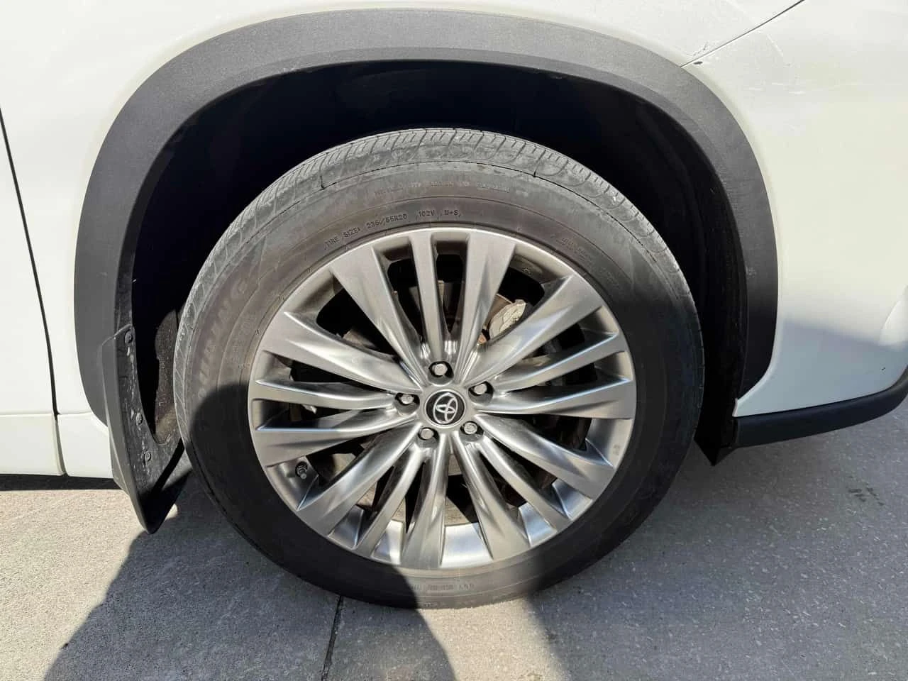 Toyota Highlander * 7 МЕСТЕН * 360 * ОБДУХВАНЕ * 2 КЛЮЧА, снимка 7 - Автомобили и джипове - 54158327