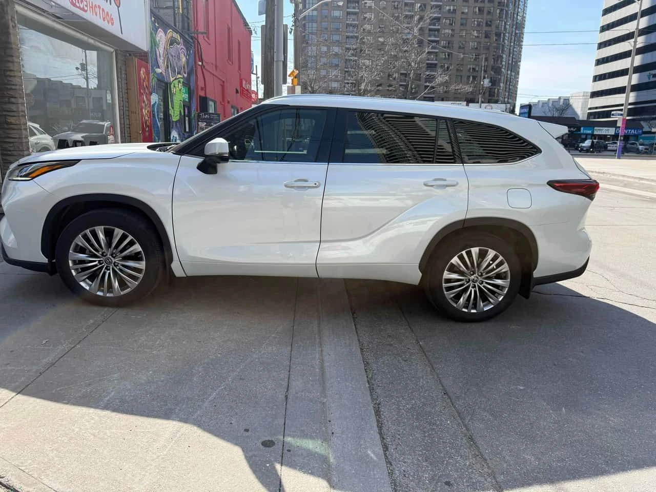 Toyota Highlander * 7 МЕСТЕН * 360 * ОБДУХВАНЕ * 2 КЛЮЧА, снимка 2 - Автомобили и джипове - 54158327