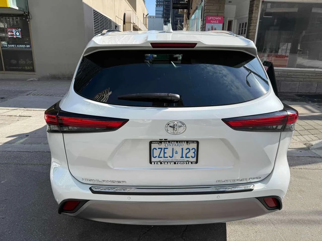 Toyota Highlander * 7 МЕСТЕН * 360 * ОБДУХВАНЕ * 2 КЛЮЧА, снимка 4 - Автомобили и джипове - 54158327