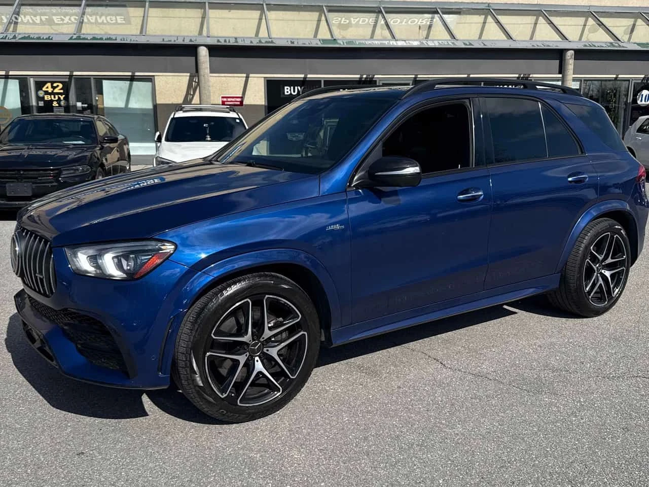 Mercedes-Benz GLE 53 4MATIC 4MATIC* DISTRONIC* BURMESTER* ОБДУХВАНЕ* , снимка 2 - Автомобили и джипове - 54233950