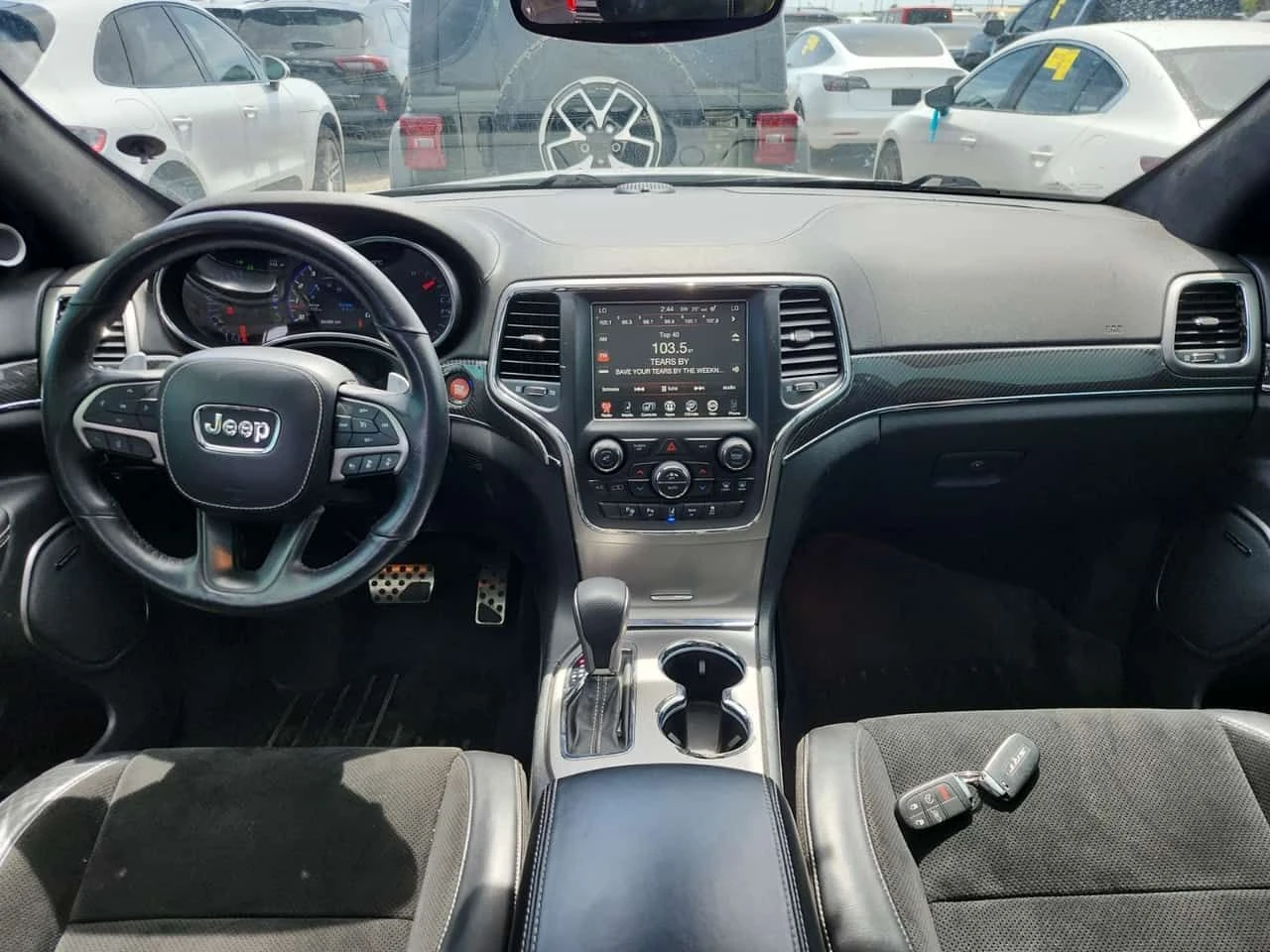 Jeep Grand cherokee SRT| HARMAN/KARDON| PANO| 2 КЛЮЧА| CARFAX, снимка 9 - Автомобили и джипове - 54784053