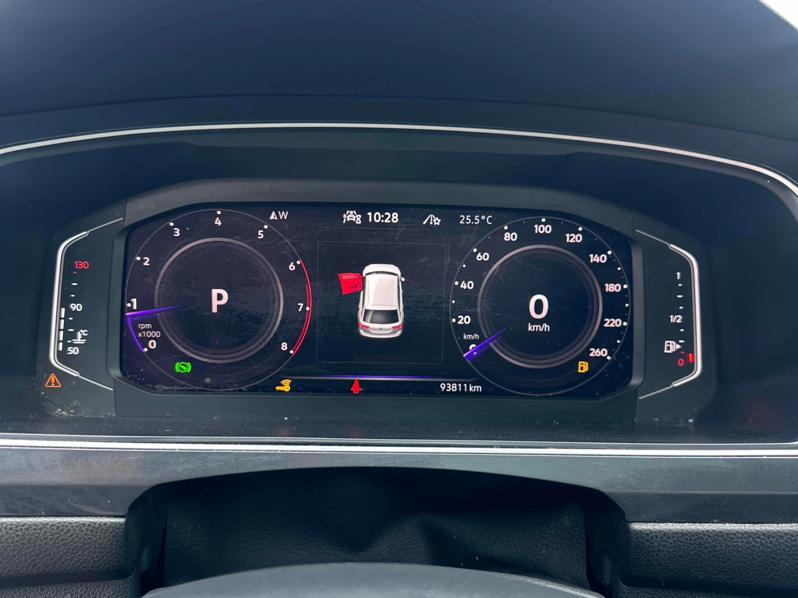 VW Tiguan * Comfortline R Line Black Edition * CARFAX * , снимка 8 - Автомобили и джипове - 55932238