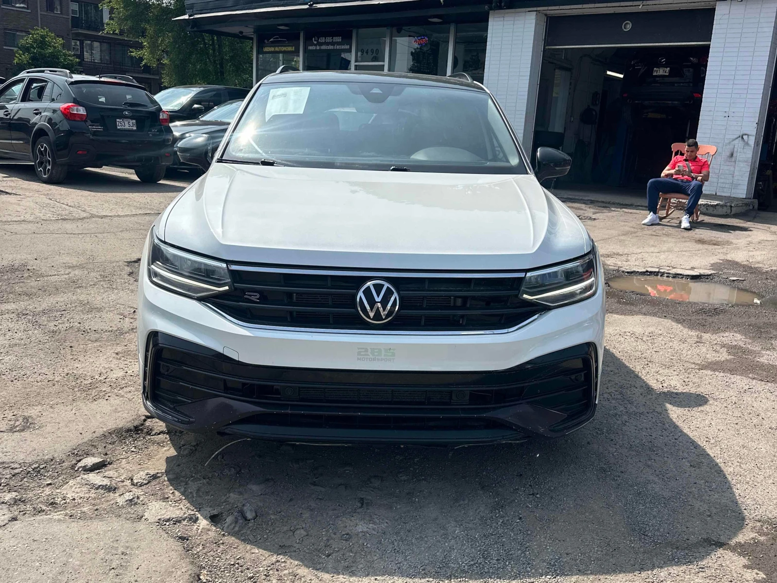 VW Tiguan * Comfortline R Line Black Edition * CARFAX * , снимка 6 - Автомобили и джипове - 55932238