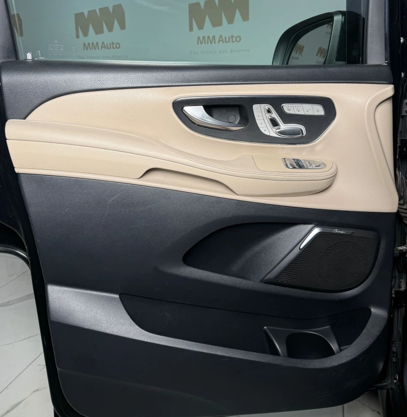 Mercedes-Benz V 250 AMG* 4Matic* ExtraLong* Avantgarde* Burmester, снимка 10 - Бусове и автобуси - 51259193