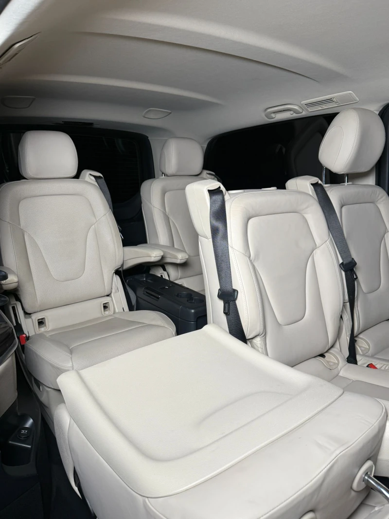 Mercedes-Benz V 250 AMG* 4Matic* ExtraLong* Avantgarde* Burmester, снимка 14 - Бусове и автобуси - 51259193