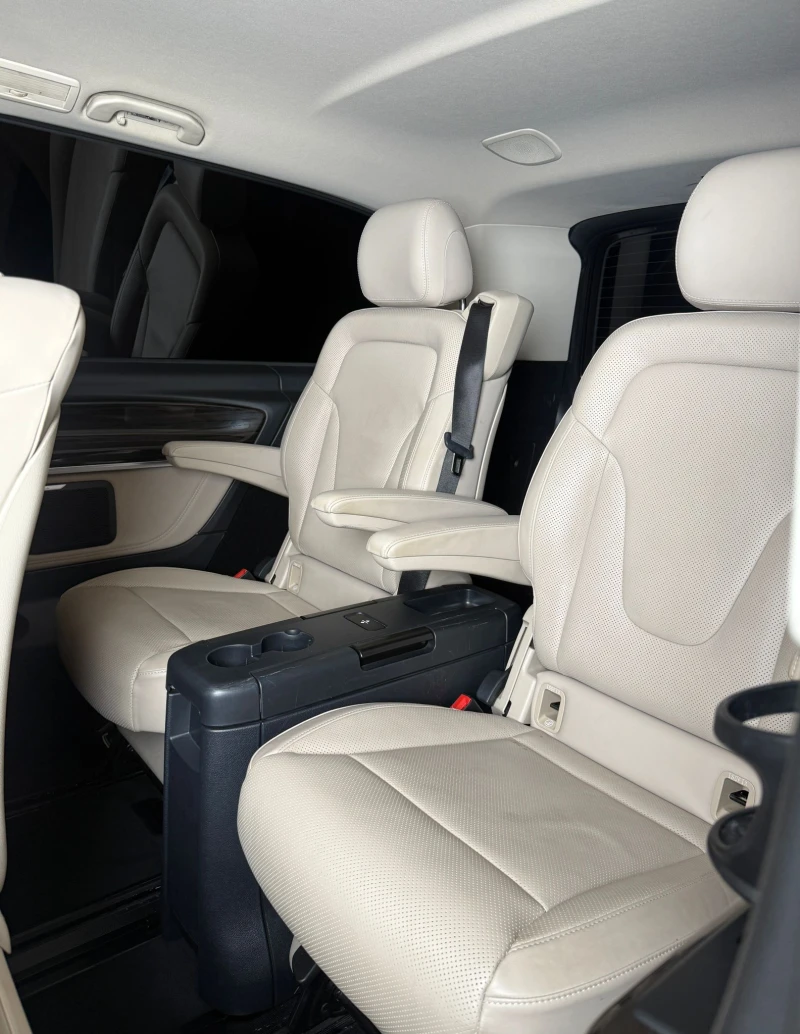 Mercedes-Benz V 250 AMG* 4Matic* ExtraLong* Avantgarde* Burmester, снимка 12 - Бусове и автобуси - 51259193