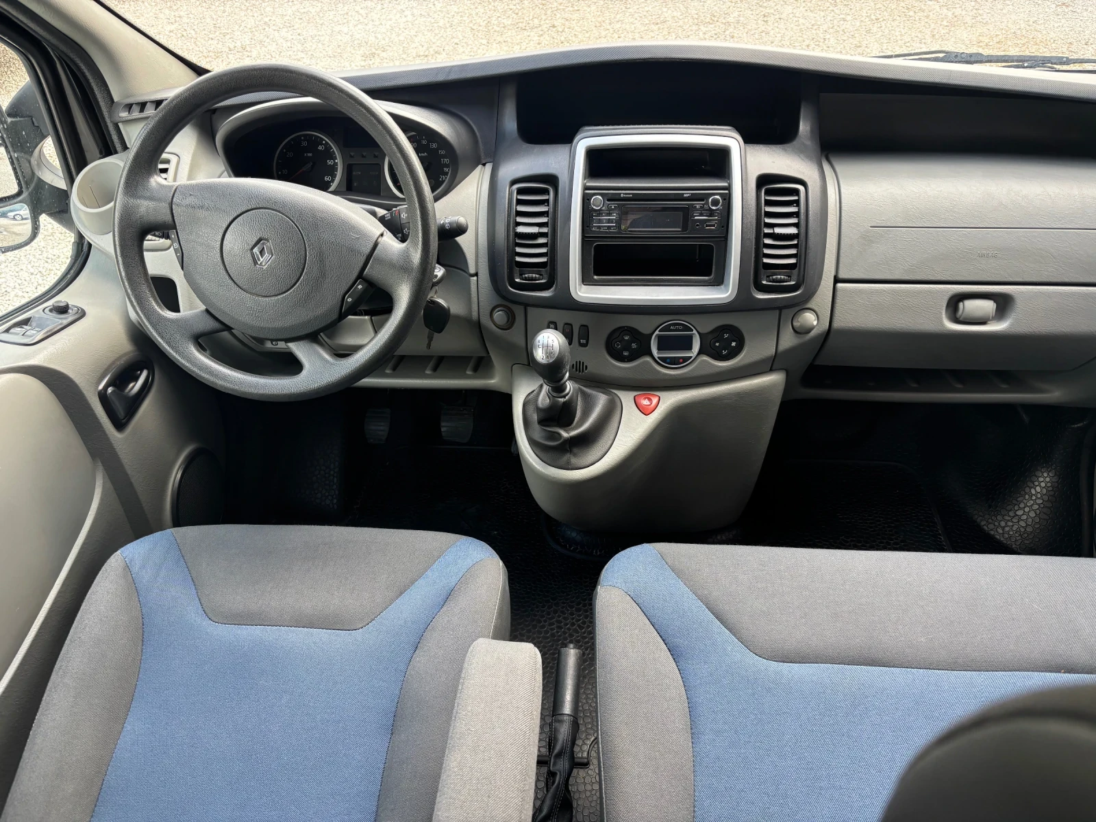Renault Trafic 9-МЕСТЕН КЛИМАТРОНИК, снимка 11 - Бусове и автобуси - 55583326