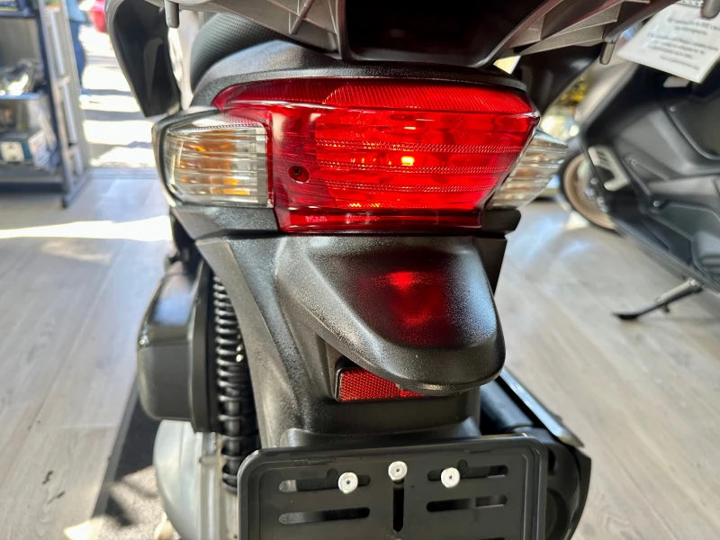 Honda Sh 300i 04.2012г., снимка 4 - Мотоциклети и мототехника - 51978123