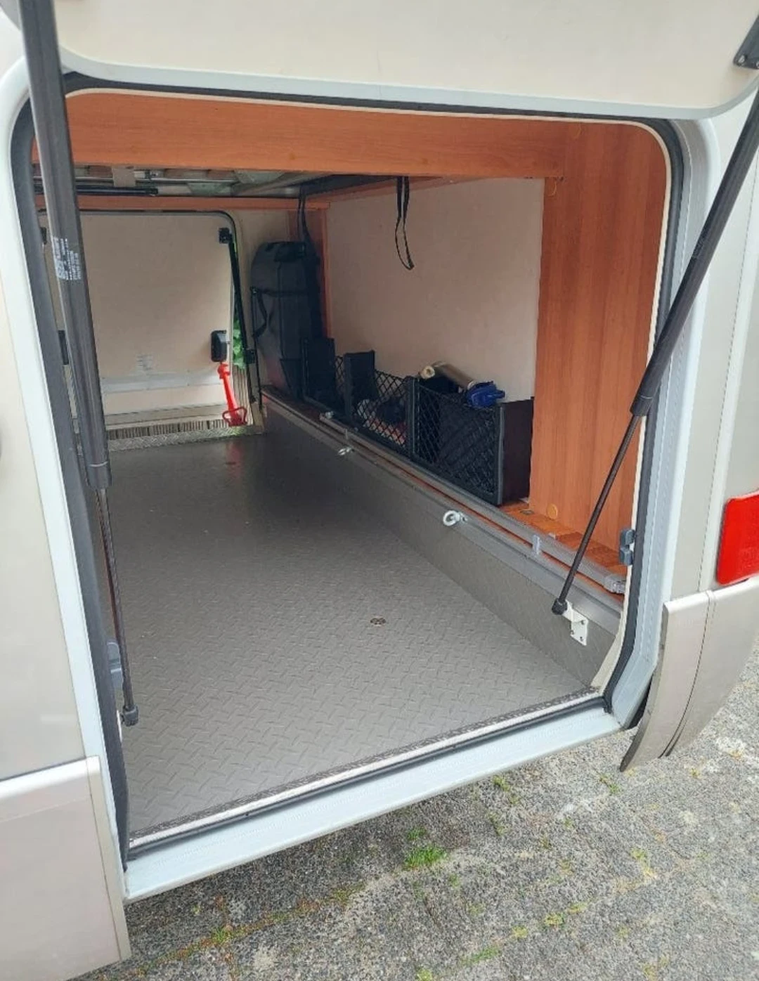 Кемпер HYMER / ERIBA Hymer Tramp 698 CL Exclusive Line , снимка 13 - Каравани и кемпери - 55146396
