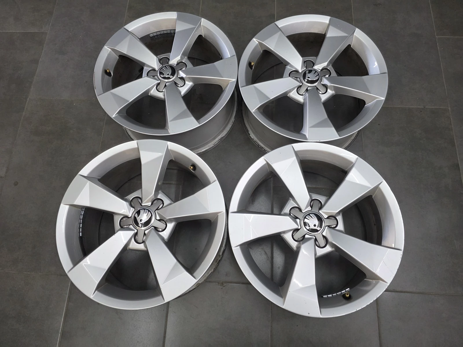 Джанти за Skoda, снимка 3 - Гуми и джанти - 56711016